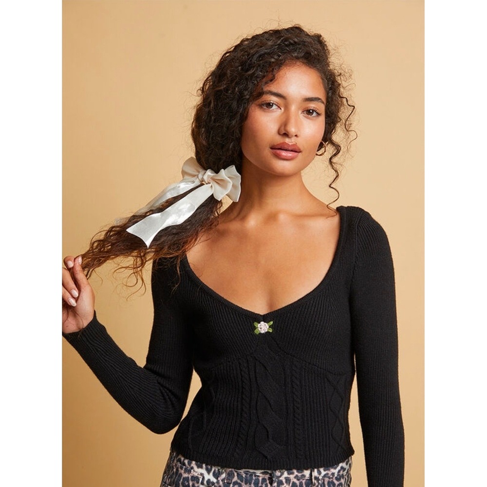 PacSun Beverly and Beck Black Ribbed Cable Knit Rosette Crop Top Small NWT